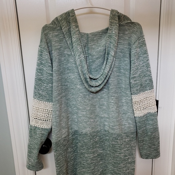 Pull over hoodie - Picture 2 of 2